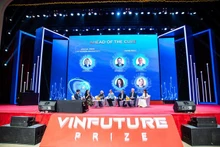 2025年VinFuture奖得主出席活动。（图片来源：tuoitre.vn）