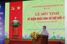 河内市卫生局副局长陈文忠发表讲话。（图片来源：chinhsachcuocsong.vnanet.vn）