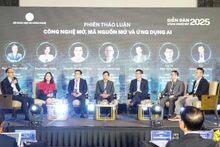 出席2025年开放技术论坛的各位代表。