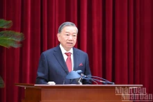 苏林总书记在会议上致开幕词。