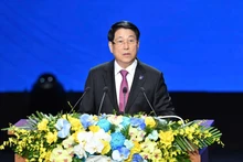 10月25日越南国家主席梁强在河内市主持《河内公约》开放签署仪式。