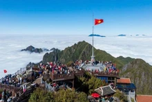 番西邦峰——老街省沙巴镇旅游景点之一。