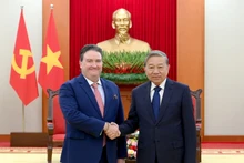 越共中央总书记苏林会见美国驻越南大使马克·纳珀。