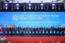 与会代表合影。