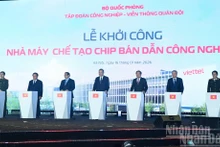 苏林总书记、范明正总理和党、国家领导参加高科技半导体芯片制造厂奠基仪式。