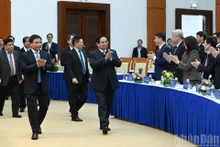 范明正总理出席会议。