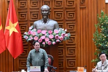 范明正总理主持会议。