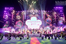 “谅山桃花色彩—链接八方”的2026年谅山桃花节开幕式。