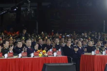 苏林总书记，党和国家领导、前领导人出席设在高平省长河乡北坡国家特别遗迹区的主会场。