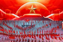 “在党的光荣旗帜下"特别艺术晚会的表演节目之一。