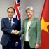 越南外交部长黎怀忠会见澳大利亚外交部长黄英贤。