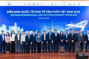 与会代表合影。（图片来源：bnews）