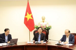 政府副总理胡国勇主持与司法部的工作会议。（图片来源：政府网）