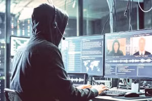 网络犯罪利用深度伪造（Deepfake）技术进行诈骗。