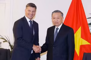越共中央总书记、国家主席苏林会见澳大利亚联邦反对党领导人、自由党领导人安格斯·泰勒。（图片来源：越通社）
