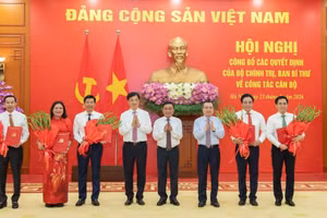 越共中央政治局、中央书记处干部工作相关决定公布仪式【组图】
