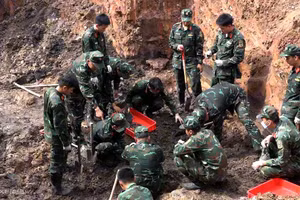 在黎氏莲公园归集150具烈士遗骸。（图片来源：越南快讯）