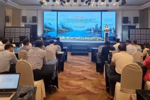 同海—金兰新航线公布仪式场景。