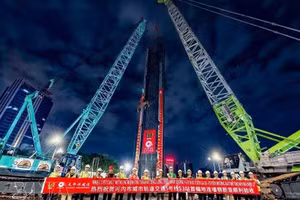 河内地铁5号线完成首幅38.5吨钢筋笼吊装。（图片来源：越通社）