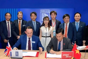 越捷航空公司与劳斯莱斯签署40 台 Trent 7000 发动机订单。