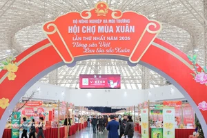 河内2026年春季博览会现场人来人往、购销两旺。（图片来源：越通社）