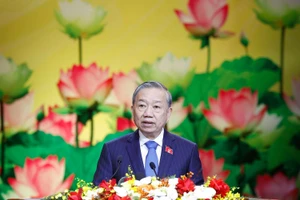 苏林总书记在大会上发表讲话。（图片来源：越通社）