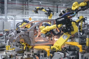 位于宁平省的现代成功汽车工厂生产线。