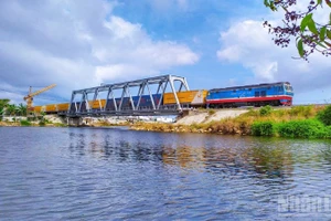 建立科技发展特殊机制 服务国家重点铁路项目。