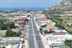 佳纳崛起成为沿海工业城市。