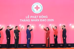各位代表按下启动按钮，标志着2026年国家人道主义月正式启动。