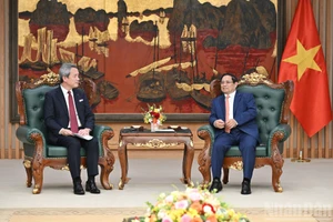 越南政府总理范明正会见日本丸红株式会社社长大本晶之。