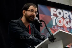 以色列历史研究员、以色列共产党机关报《道路》记者阿萨夫·塔尔加姆。（图片来源：越通社）