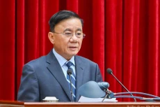 越共中央书记处常务书记陈锦秀在会上发表讲话。