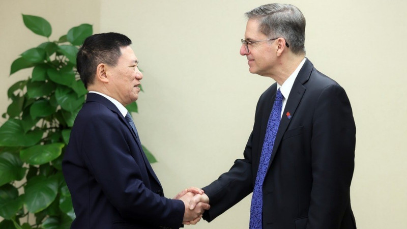 越南政府副总理胡德福会见世行副行长哈拉米略。（图片来源：VGP）