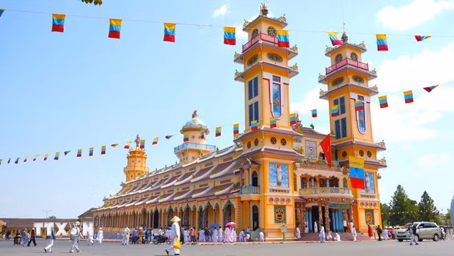 游客参观西宁省西宁高台教圣座。（图片来源：越通社）