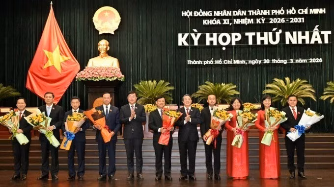 胡志明市人民议会选举产生新一届领导班子。（图片来源：西贡解放报）