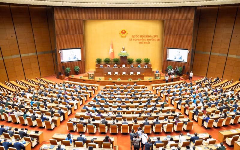 越南第十六届国会第一次非常规会议场景。