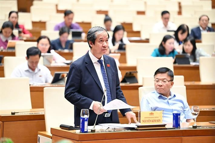 越南教育培训部部长阮金山发表讲话。（图片来源：越通社）