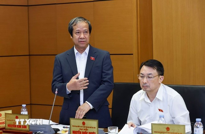 教育与培训部长阮金山在会上发表讲话。（图片来源：越通社）