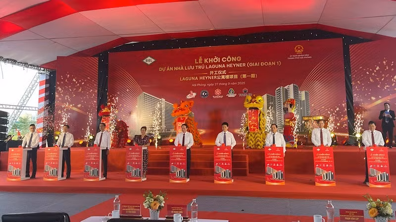 各位代表按钮，正式破土动工Laguna Heyner宿舍项目。