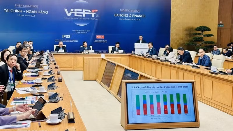 第一场专题讨论场景。（图片来源：越通社）