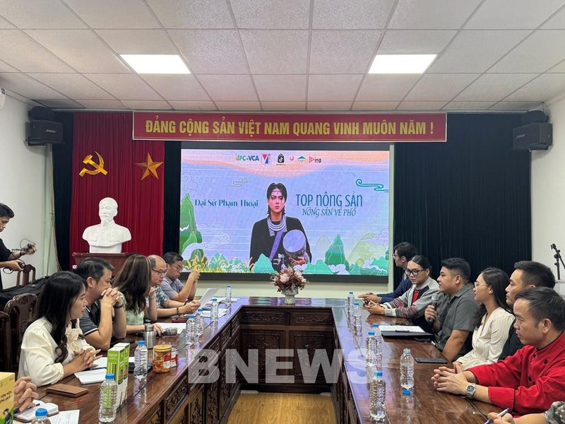 7月29日下午，越南Jin Pro Network传媒娱乐股份公司与越南合作社联盟、越南工贸部贸易促进局在河内联合召开新闻发布会。
