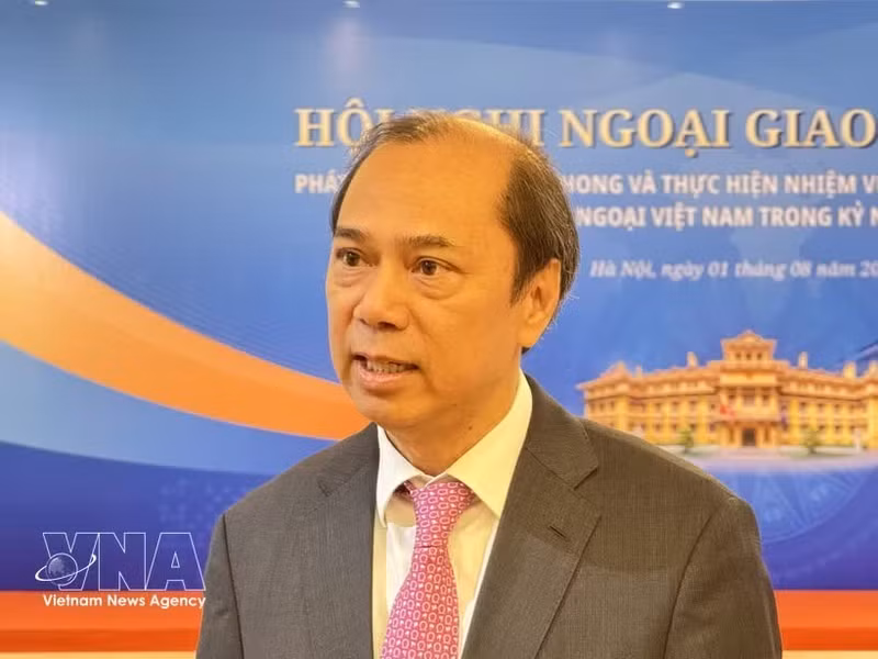 越南驻美国大使阮国勇接受媒体记者采访。（图片来源：越通社）