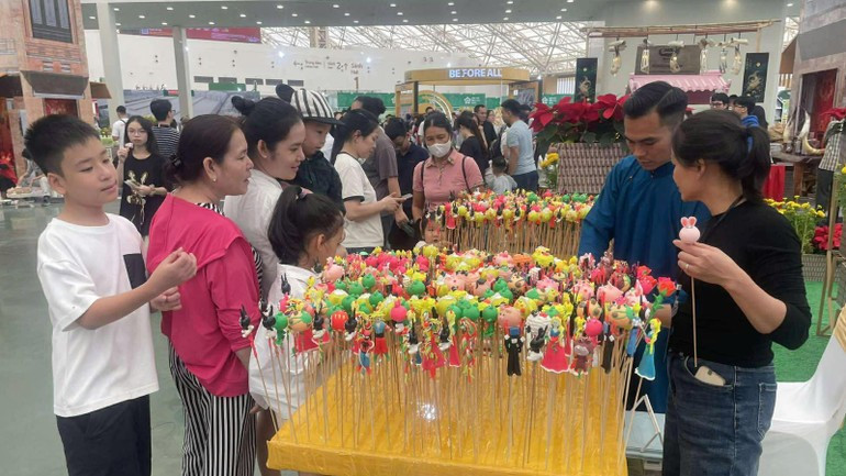 2025年秋季博览会推广河内精华。