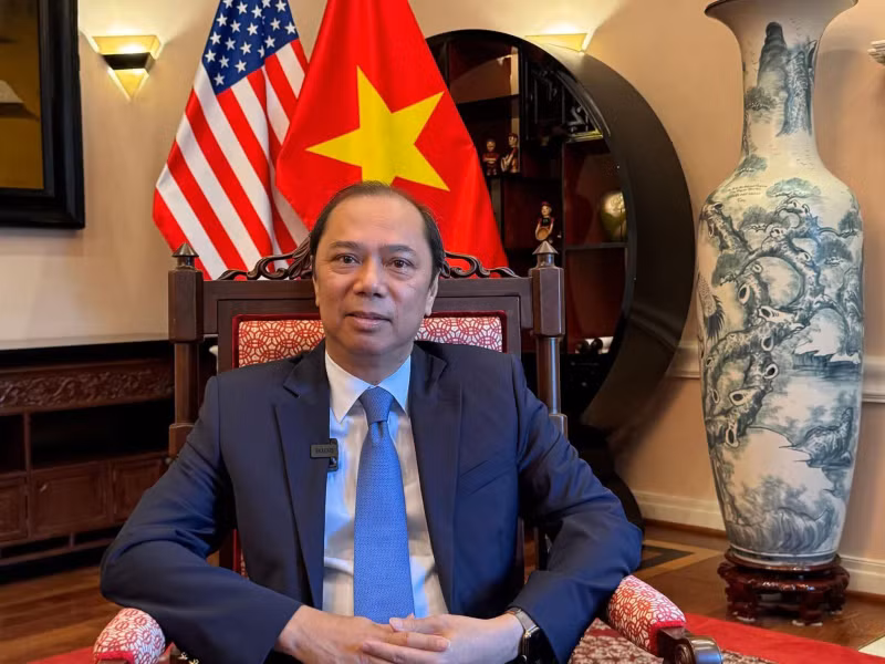 越南驻美大使阮国勇在华盛顿接受越通社记者采访。（图片来源：越通社）
