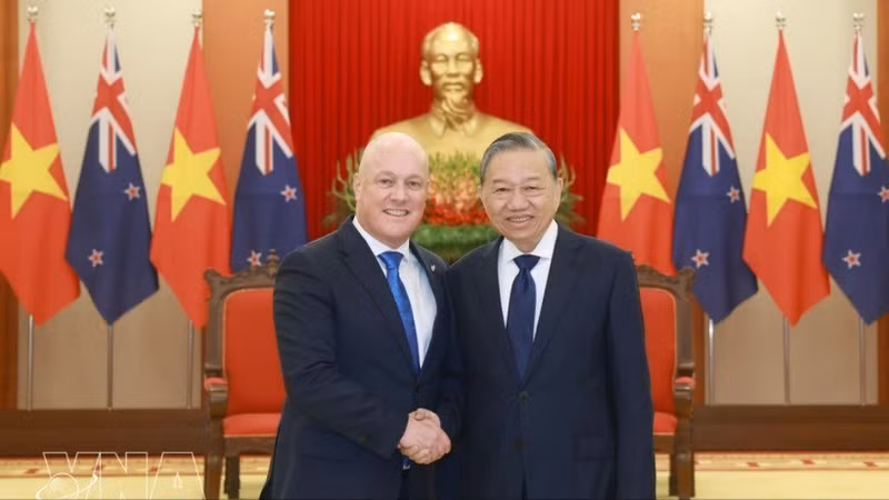 2025年2月26日下午，越共中央总书记苏林会见对越南进行正式访问并出席第二届东盟未来论坛的新西兰总理、新西兰国家党主席克里斯托弗·拉克森。（图片来源：越通社）