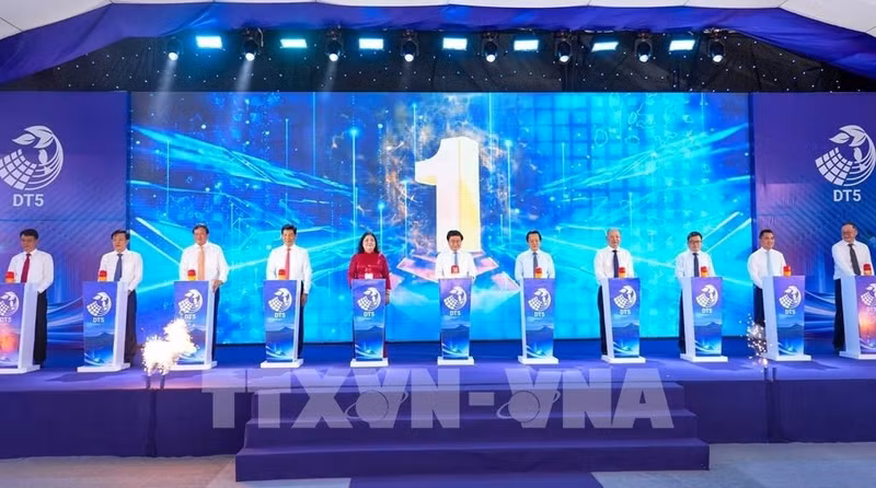 5号油汀太阳能发电厂项目正式开工。（图片来源：越通社）