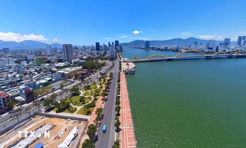 岘港市韩江西岸的一角。（图片来源：越通社）