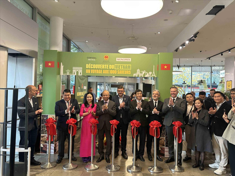 “Monoprix Beaugrenelle越南产品展览会”剪彩仪式。（图片来源：越通社）