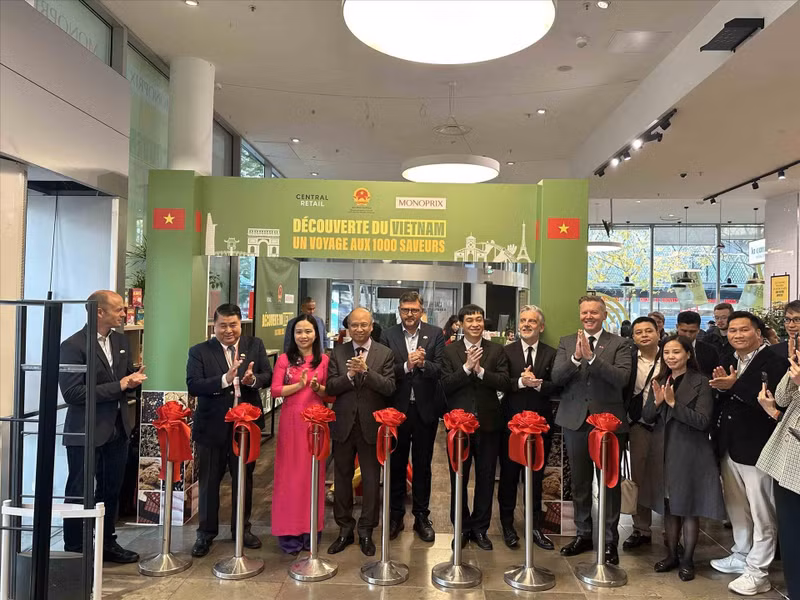 “Monoprix Beaugrenelle越南产品展览会”剪彩仪式。（图片来源：越通社）